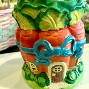 Easter/spring ceramic carrot house decoration. Lights up. Vintage. 🥕 🐰